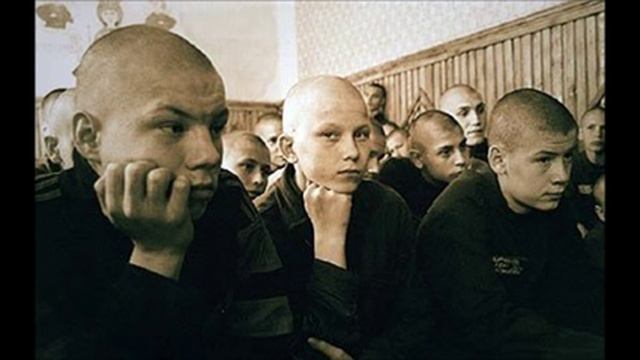 Как над зеком могут приколоться в хате смотреть онлайн