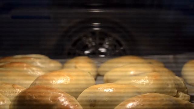 Пирожки в печи