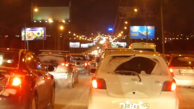 Пробка на Коммунальном мосту. Новосибирск. Утро 20 декабря 2016 года. смотреть онлайн