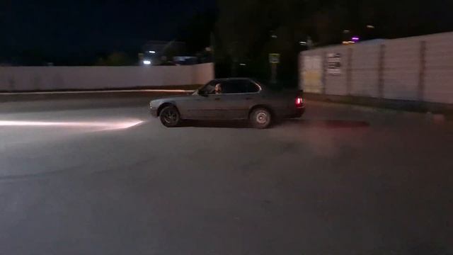 Редуктор САМОБЛОК против ОБЫЧНОГО. Проверка на ДРИФТОПРИГОДНОСТЬ. BMW 525i E34 смотреть онлайн