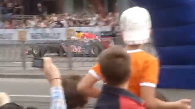 Red Bull F1 - Daniel Riccardo смотреть онлайн