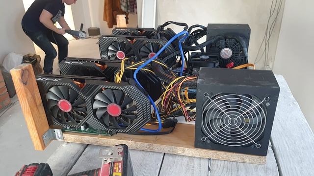 ПРОСТЕЙШАЯ МАЙНИНГ-ФЕРМА на 4 видеокарт ИЗ МУСОРА (RX580 8Gb на 775 сокете) смотреть онлайн