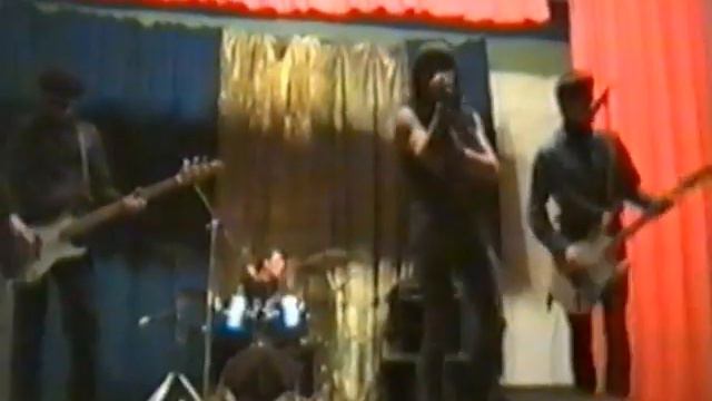 Dust N' Bones - 