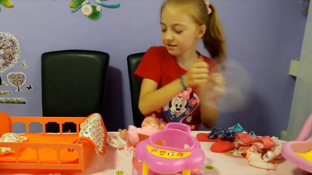 Новые покупки дя куклы Ангелины//// ALINA plays with her doll.... смотреть онлайн