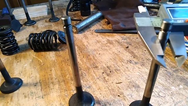 МеМЗ сороковка. Маслосъёмные колпачки после пробега 30т.км. смотреть онлайн