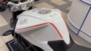 Обзор MV Agusta Brutale 800
