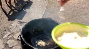 КРАСНАЯ РЫБА ПО-ЦАРСКИ В КАЗАНЕ НА КОСТРЕ