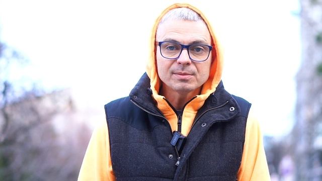 Работа филировочными ножницами. Стать парикмахером с нуля. Юлия Оленюк. паркимахер тв смотреть онлайн