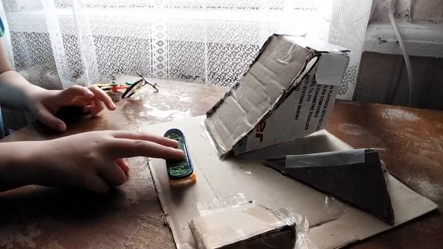 обзор на Мой фингер парк из картона смотреть онлайн