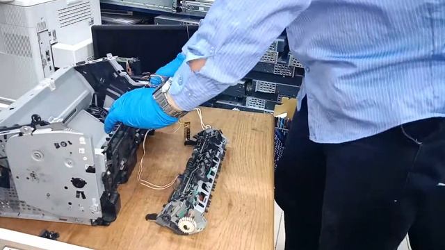 How To Replace/Install A Fuser Assembly on Hp Laserjet P1102 смотреть онлайн