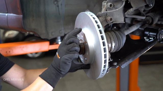 Comment Remplacer Des Disques De Frein Avant Sur OPEL MERIVA A [TUTORIEL AUTODOC]