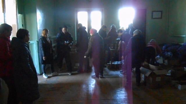 Лисичанск 20.03.2022 гуманитарная помощь, для мирных жителей, люди получили в хорошем объеме. смотреть онлайн