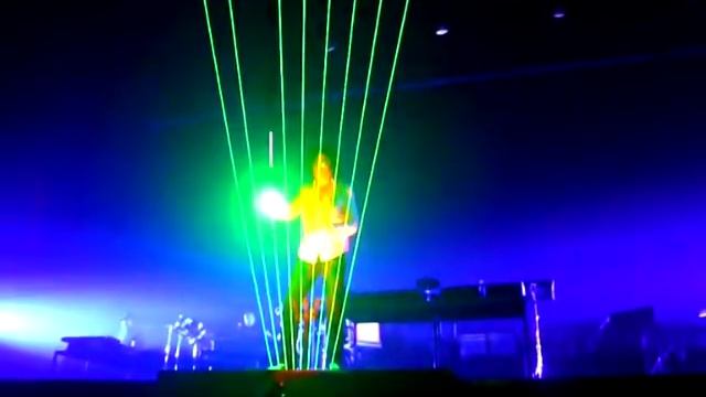 Laser Harp gets stuck, has problems, goes crazy!! Jean Michel Jarre unique footage! смотреть онлайн