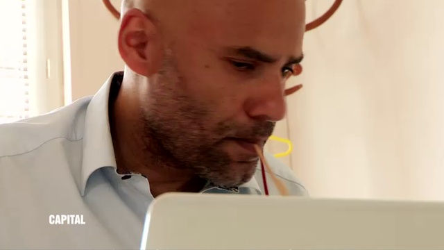 Capital - Sur La Route Des Vacances : Achats Plaisir Et Depenses Surprise ! 2-2 Cptl