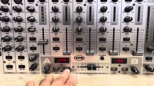 Behringer VMX 1000Professional DJ Mixer