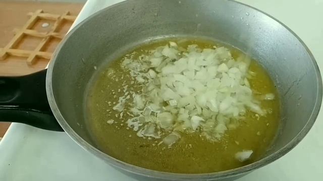 Юшка картопляна з м'ясними фрикадельками