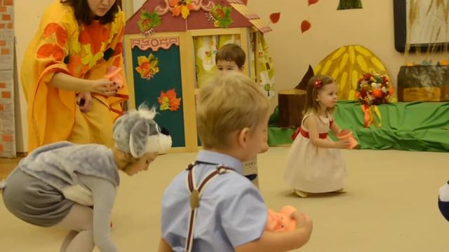 праздник Осени. группа "Цыплята" с грибочками смотреть онлайн