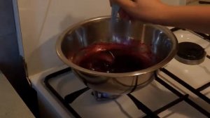 КАК СДЕЛАТЬ ЖЕЛЕЙНУЮ ЗАЛИВКУ ДЛЯ ЧИЗКЕЙКА ??