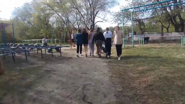 Фек знает какой осени-весенний влог, запоздалый с 8 класса, чищу память телефона. смотреть онлайн