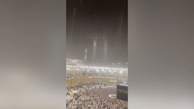 Apocalypse in the Kaaba! Mecca is closing! The historic flood turned the streets into lakes! смотреть онлайн