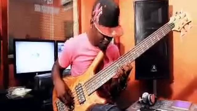 D'PRINCE vs MALLAM T BASS ''take banana'' смотреть онлайн
