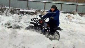 Покатушки по снегу на полноприводном мотоцикле Скаут-5.