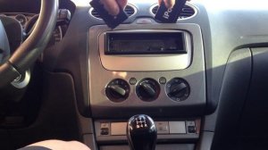 Как снять рамку магнитолы Ford focus 2