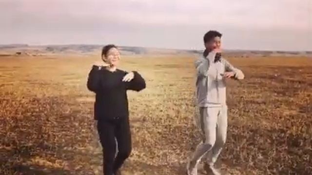 танцевальный челлендж во время карантина смотреть онлайн