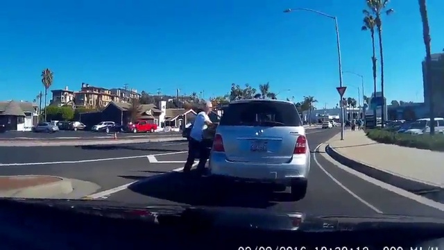 Когда даже машина считает, что водитель не прав смотреть онлайн