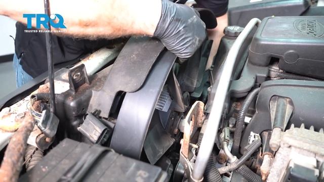 How to Replace Electric Fan Clutch 2002-2009 Chevy Trailblazer смотреть онлайн