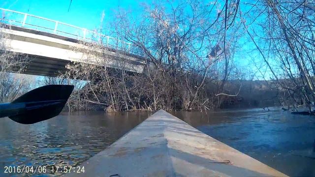 Река Иня. Экстрим на самодельном каяке смотреть онлайн
