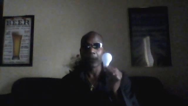 Bulb Lights Up with no Electricity. смотреть онлайн