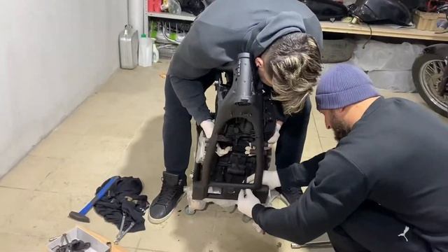 Bobber papillon/ Как собрать боббер мечты своими руками#3 Установка двигателя! смотреть онлайн