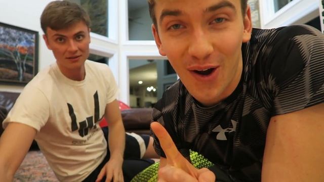 Giant Balloon Challenge (Worlds Biggest Balloons!)