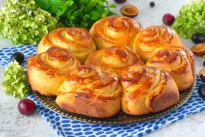 КАК ПРИГОТОВИТЬ БУЛОЧКИ НА СЫВОРОТКЕ