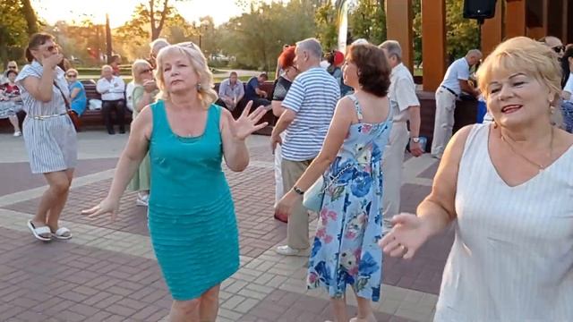 Танцы по выходным. 19.08. смотреть онлайн