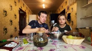 КУПИЛИ ХОЛОДИЛЬНИК ЗА 10 000 РУБЛЕЙ /  ПОСАДИЛИ МНОГО ЗЕЛЕНИ / MUKBABG