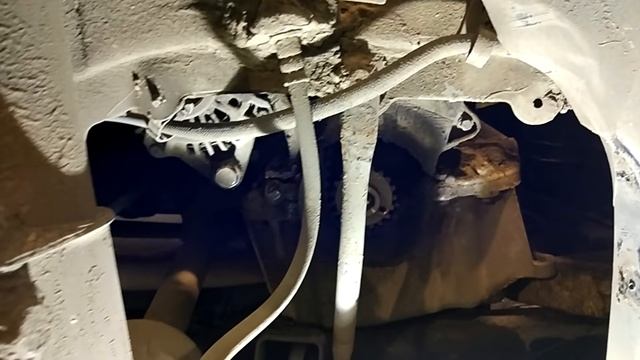 В Garage: Обрыв ремня грм на Рено Логан. Часть 1 смотреть онлайн