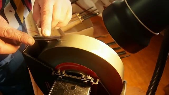 Wood carving. Заточка инструмента. Две стамески точи - уголок получи! смотреть онлайн