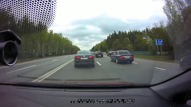 FineVu CR-2000S Облачно, день, Киевское шоссе, стоим в пробке. Передняя камера.