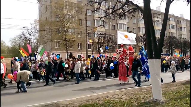 Первомайская демонстрация 2016 Чебоксары, предприятия города вышли на праздник смотреть онлайн
