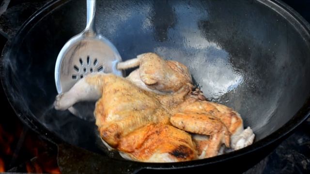 КУРИЦА ПО-АДЖАРСКИ В КАЗАНЕ НА КОСТРЕ.mp4 смотреть онлайн