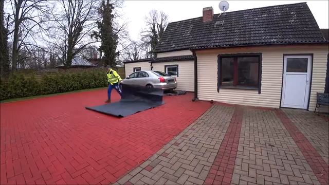 Весна на участке много работы. Переделываю дорожки между грядками. смотреть онлайн