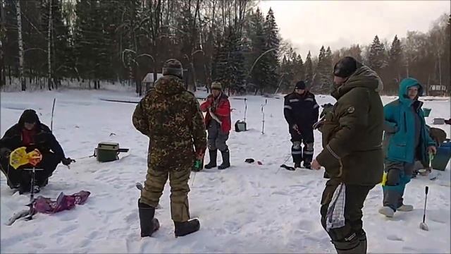 Такой шикарный клёв запоминается надолго. Клёвое место, Лосиный остров. смотреть онлайн