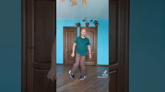 Шафл танец для начинающих. Базовые движения Shuffle dance. Танцы для всех возрастов #shuffle смотреть онлайн