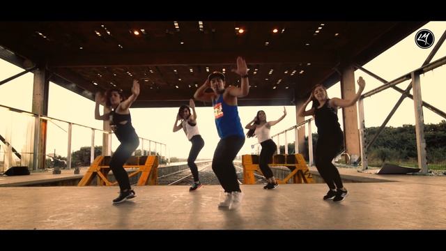 SOLO YO - CNCO (Coreografia ZUMBA) / LALO MARIN смотреть онлайн