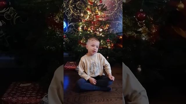 ходит наша бабушка, палочкой стуча. стихотворение. ребёнок читает стих. поздравление для бабушки. смотреть онлайн