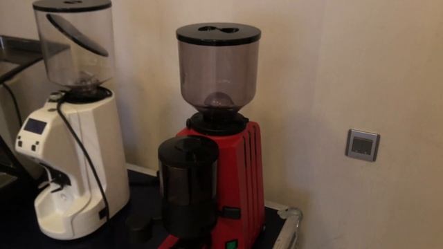 Grinder lazımdır? Artıq satılıb. La San Marco. İtaliya istehsalı kofe üyüdən. смотреть онлайн