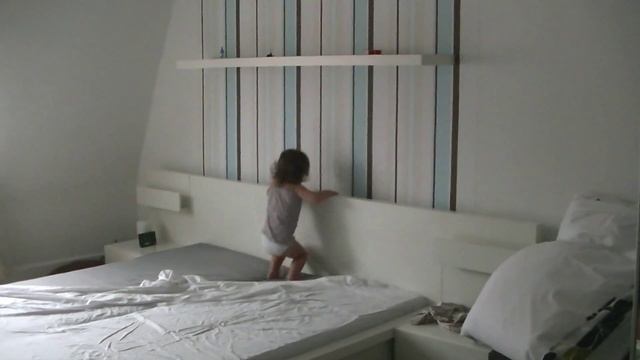 Elita und Nelio zerstören elterliches Bett елита и нелио разрушают родительцкую кровать смотреть онлайн