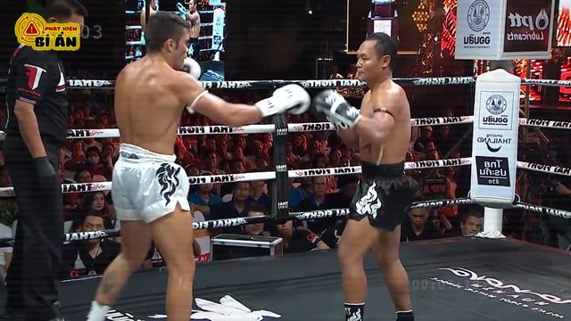 Những Cú Knock Out Khủng Khiếp Của Saenchai Khiến Đối Thủ Quỳ Gối Xin Tha Khán Giả Sang Chấn Tâm Lý